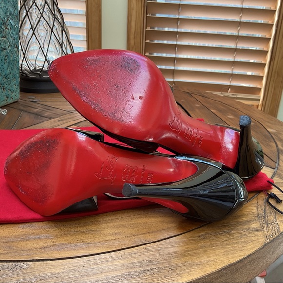 Christian Louboutin black patent heels. - Picture 5 of 7